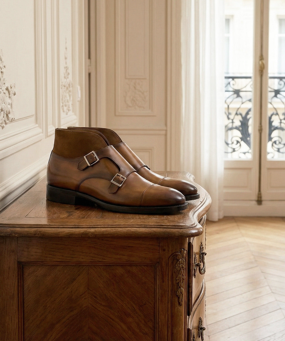 LEONARDO Brown Double Monks