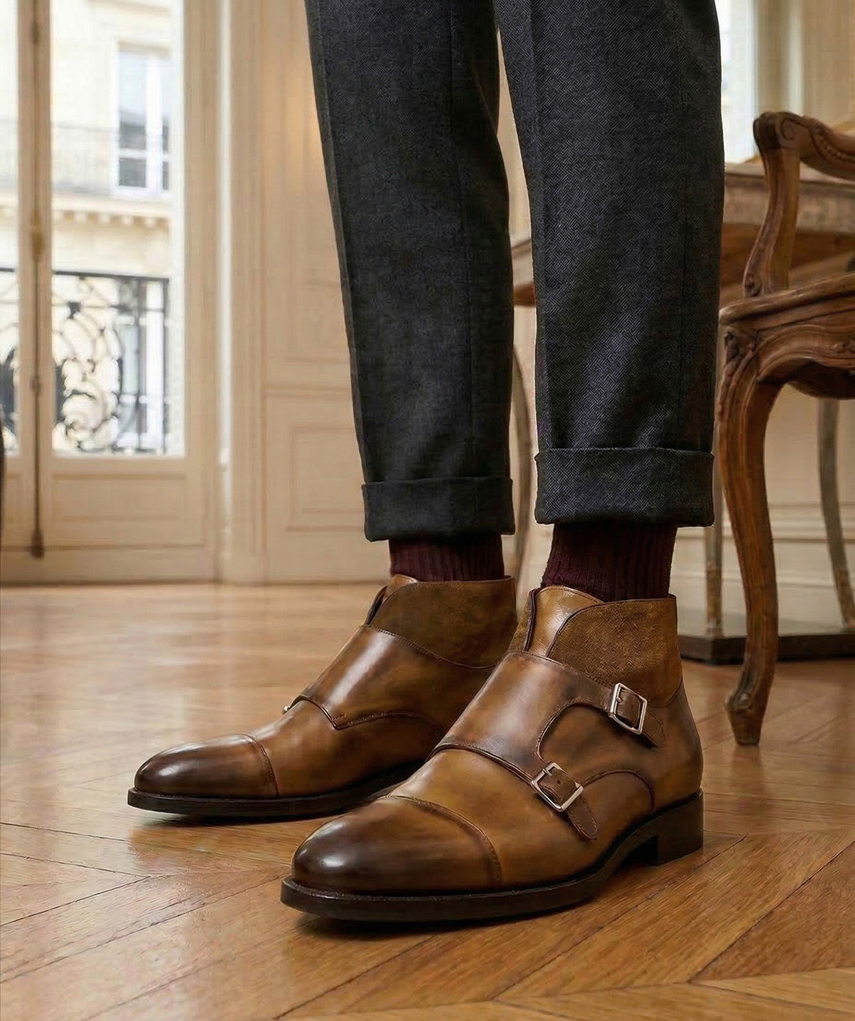 LEONARDO Brown Double Monks
